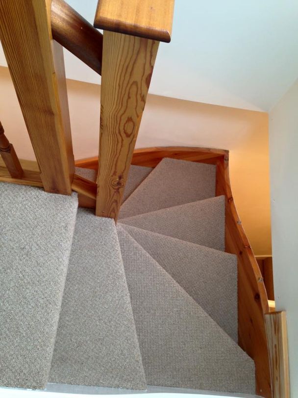 curved stair carpet